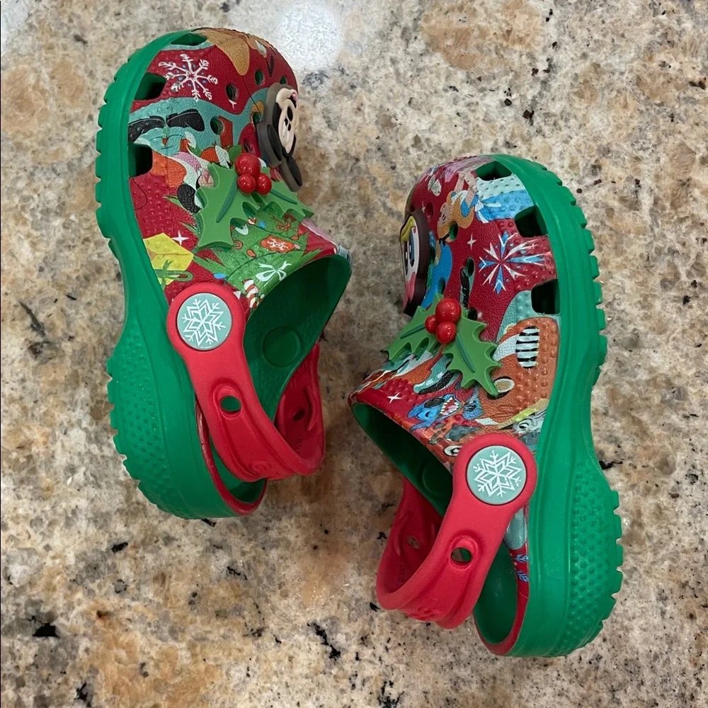 CROCS Disney Infants Holiday Christmas Festive Red Green Clogs Size C6 Sandals